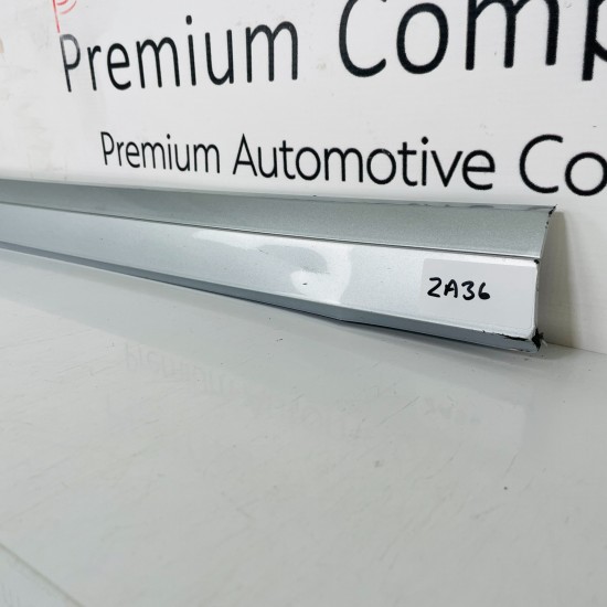 VW Passat B8 Front Left Door Moulding Genuine Protective Trim Strip 2015 - 2019 VW Passat B8 Front Left Door Moulding Genuine Protective Trim Strip 2015 - 2019