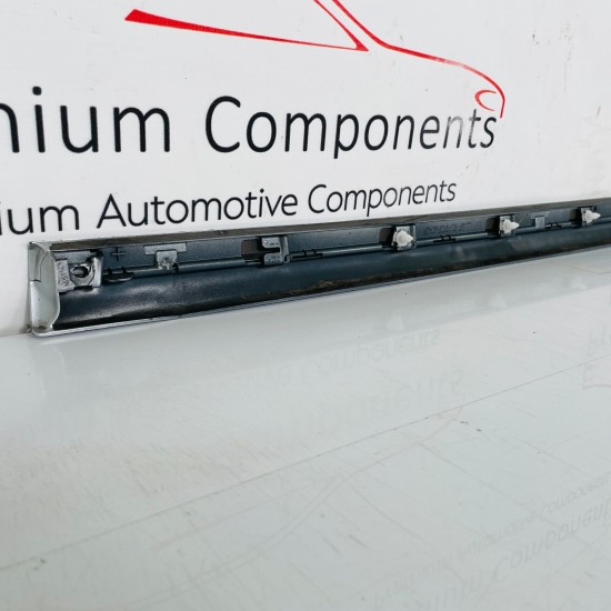 VW Passat B8 Front Left Door Moulding Genuine Protective Trim Strip 2015 - 2019 VW Passat B8 Front Left Door Moulding Genuine Protective Trim Strip 2015 - 2019