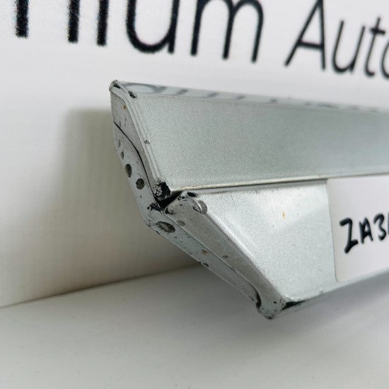 VW Passat B8 Front Left Door Moulding Genuine Protective Trim Strip 2015 - 2019 VW Passat B8 Front Left Door Moulding Genuine Protective Trim Strip 2015 - 2019