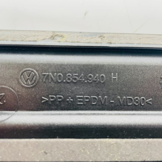 VW Sharan Door Moulding Genuine Front Right Lower Cladding Trim Strip 2010 –2022 VW Sharan Door Moulding Genuine Front Right Lower Cladding Trim Strip 2010 –2022