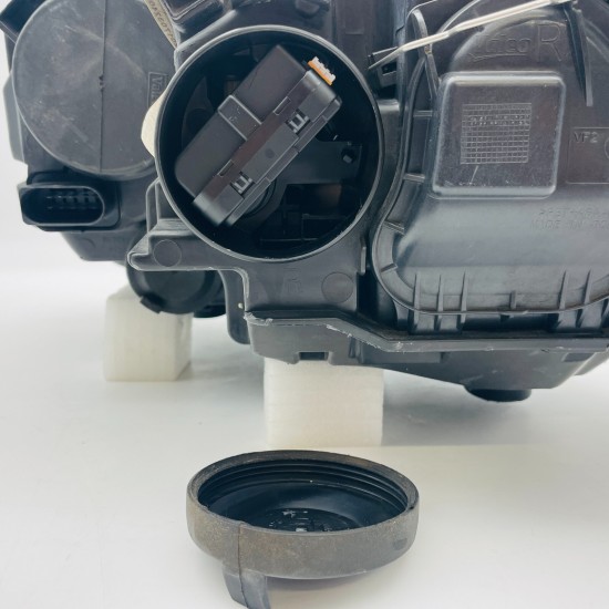 VW Transporter T6 Right Offside Driver Headlight 2015 - 2020 [l23]