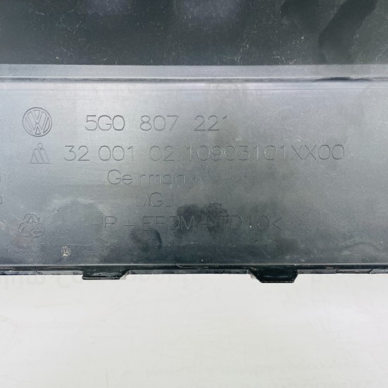 VW Golf Front Bumper Mk7 Se Genuine Black 5g0807221 | 2013 – 2017 [at26]