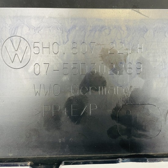 VW Golf Front Bumper Mk8 Se Genuine Blue 5h0807221h | 2020 - 2023 [at34]