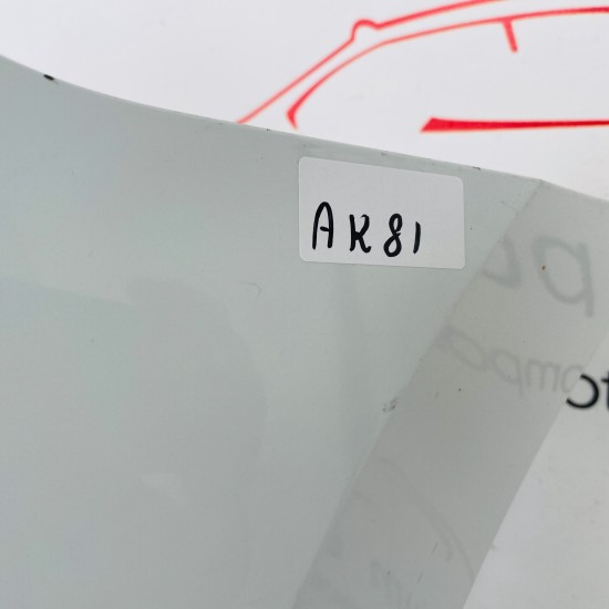 VW Touran R Line Rear Bumper Skin Genuine White - No Repairs - 2015 – 2020 [ak81 VW Touran R Line Rear Bumper Skin Genuine White - No Repairs - 2015 – 2020 [ak81