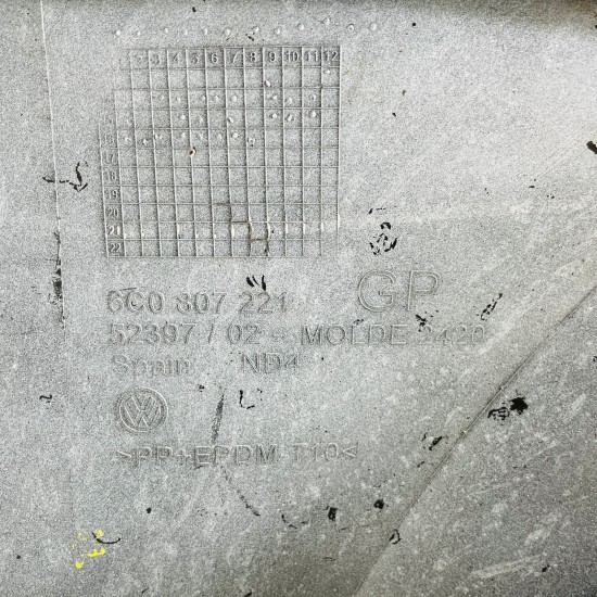 VW Polo Front Bumper Pdc & Jets Genuine White 6c0807221 | 2014 - 2017 [au122]