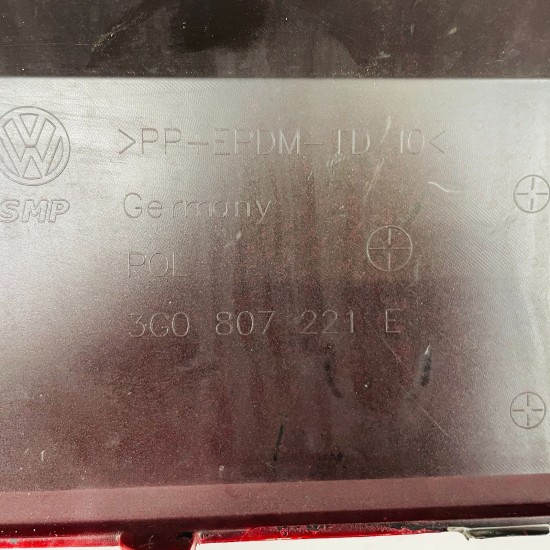 VW Passat Front Bumper B8 Face Lift Genuine Red 3g0807221e | 2020 – 2024 [at35]