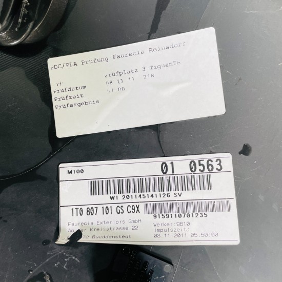 VW Touran Front Bumper Genuine Black 1t0807221m | 2010 – 2015 [at49]