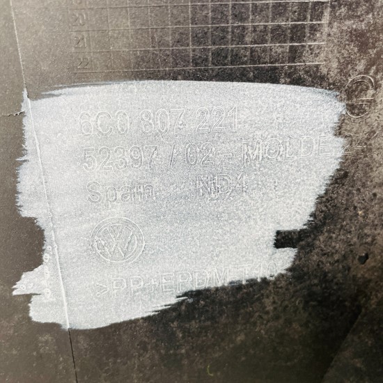 VW Polo Front Bumper Pdc & Jets Genuine Black 6c0807221 | 2014 - 2017 [Ba35]