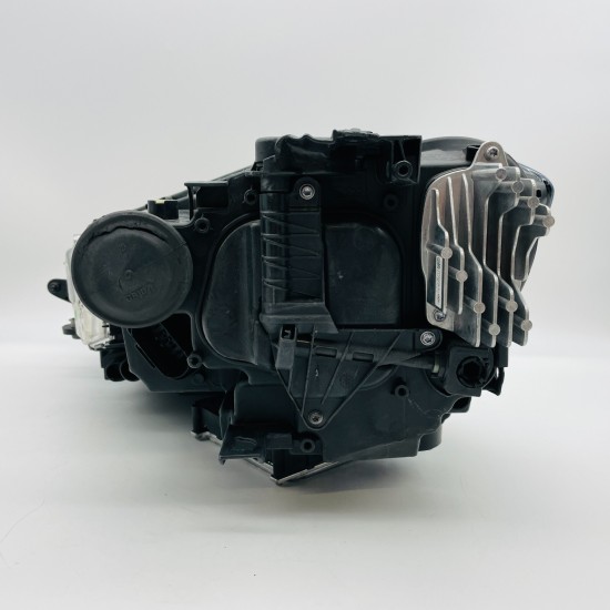 VW Golf Sportsvan Headlight Right Side Genuine 90141180 | 2018-2021 [l208]