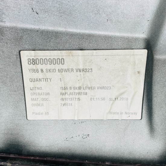 Volvo V40 Cross Country Rear Bumper Genuine Red 2016 – 2019 [ap112]