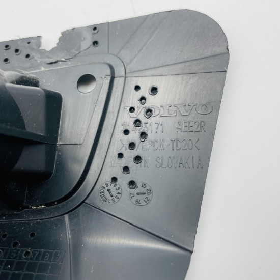 Volvo Xc60 Mk2 Passenger Side Headlight Washer Jet Mount 2018 - 2022 [x163]