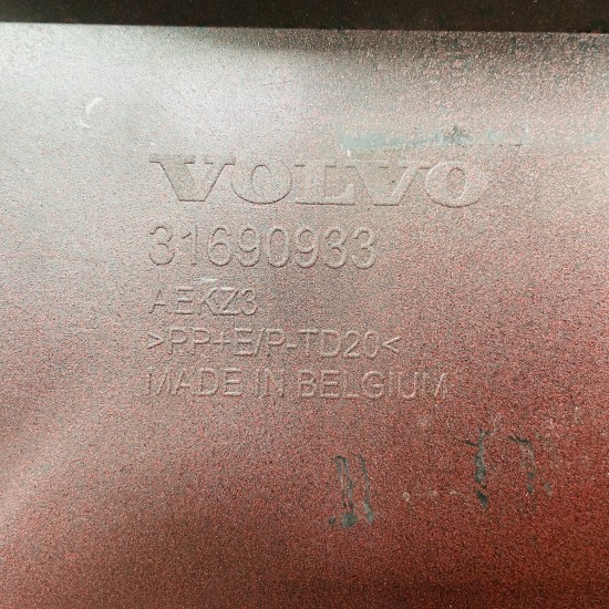 Volvo Xc40 Front Bumper Genuine Red Recharge Electric 2022 – 2025 [ao128]