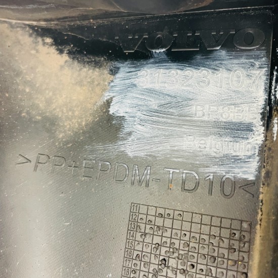 Volvo V40 Cross Country Rear Bumper Genuine Red 31323107 | 2016 – 2019 [ap112]