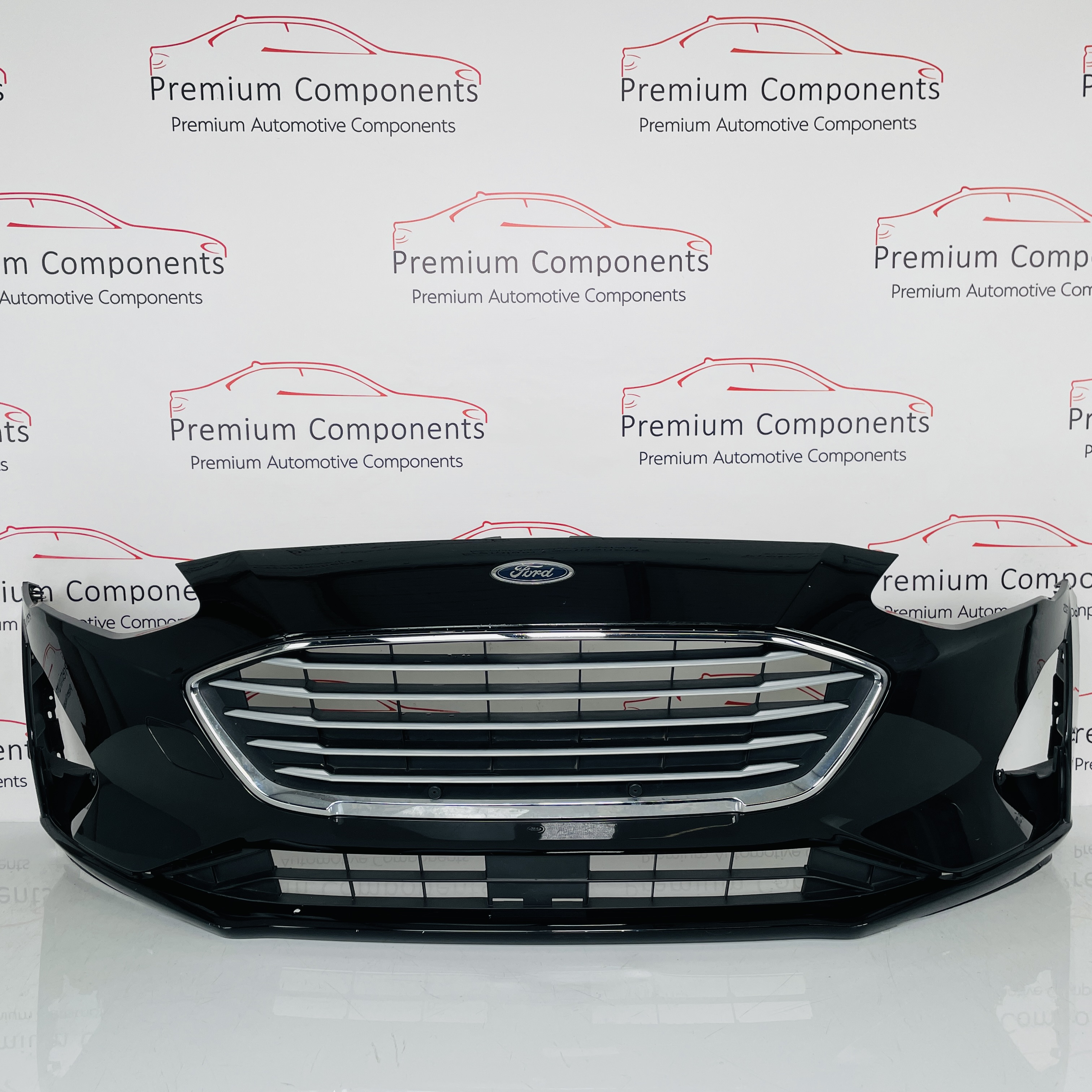 Ford Focus SE Front View
